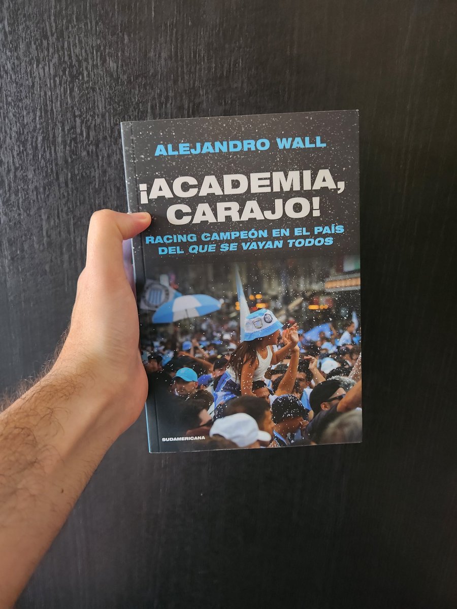 Librosfanaticos's tweet image. Ya está disponible en nuestra tienda la nueva edición de ¡Academia carajo! 😃
Una lectura indispensable para todos los hinchas de Racing.
👉🏻 Incluye un texto nuevo sobre la Copa Sudamericana 2024.
Disponible en: libreriafanaticos.com/producto/acade…