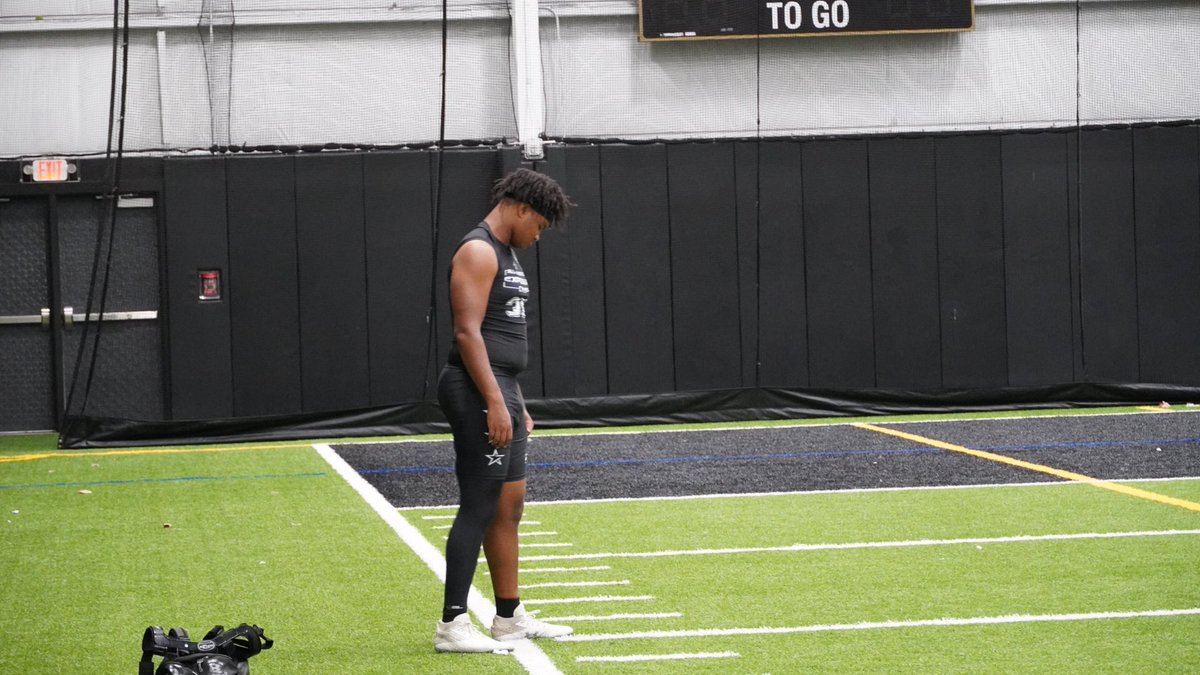 ChaseFosterII13's tweet image. Thank you @AAECamp for an invite to the All-American Exposure Bowl game 🦾Camp was great and I can’t wait to come back to compete again🤞🏽@Excelspeed12 @CoachFree08 @TOTAL_ATHLETE @BenMoore247
@DutchtownFB1 @kevontglenn @_coachsolo @EricSwinney @RecruitGeorgia @PlayBookAthlete…