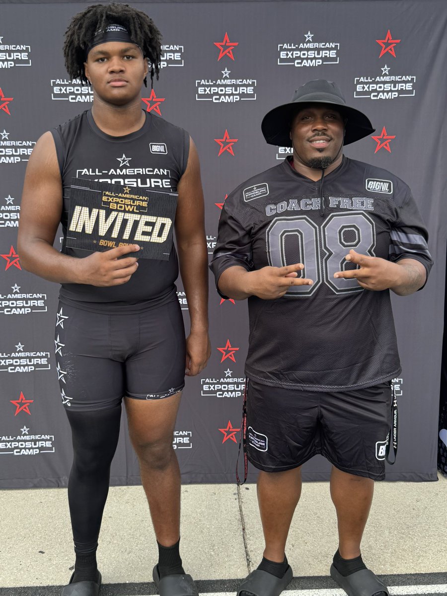 ChaseFosterII13's tweet image. Thank you @AAECamp for an invite to the All-American Exposure Bowl game 🦾Camp was great and I can’t wait to come back to compete again🤞🏽@Excelspeed12 @CoachFree08 @TOTAL_ATHLETE @BenMoore247
@DutchtownFB1 @kevontglenn @_coachsolo @EricSwinney @RecruitGeorgia @PlayBookAthlete…