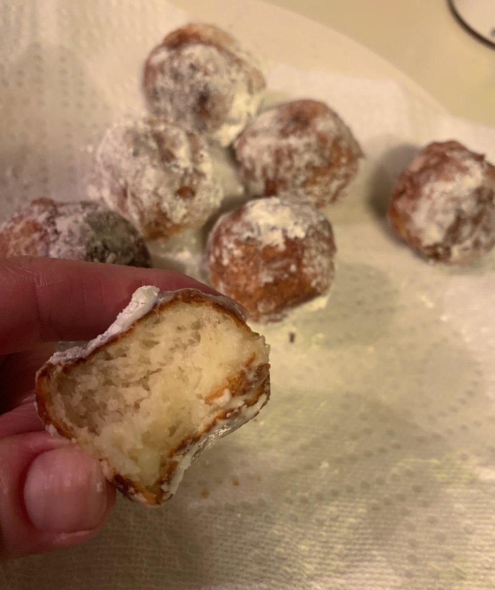 KObregonWriter's tweet image. I had an idea and went with it, havenβt had a doughnut in years, couldnβt find any quick and easy recipes so I made my own. Gluten free, higher protein doughnut holes that took about 6 minutes. Was surprised they came out perfect the first try. Lightly crisp outside, soft andβ¦