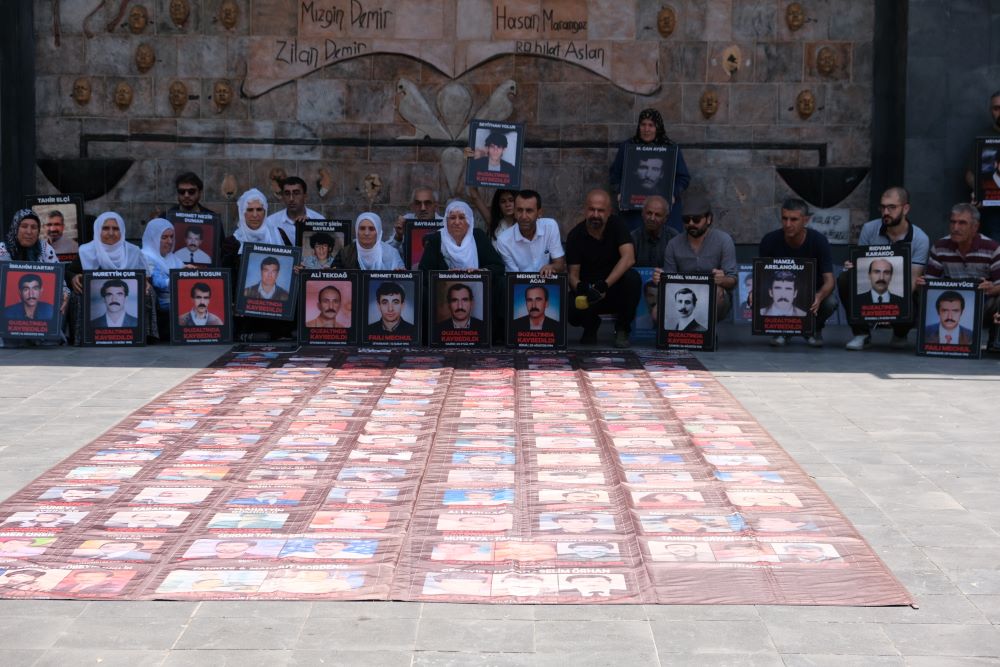 ozgurgelecek_3's tweet image. İHD’nin Amed’deki 859. hafta eyleminde 1994 yılında gözaltında kaybedilen Mehmet Yıldız’ın akıbeti soruldu, Emine Ocak anıldı.

➡️tinyurl.com/y5dk6ede