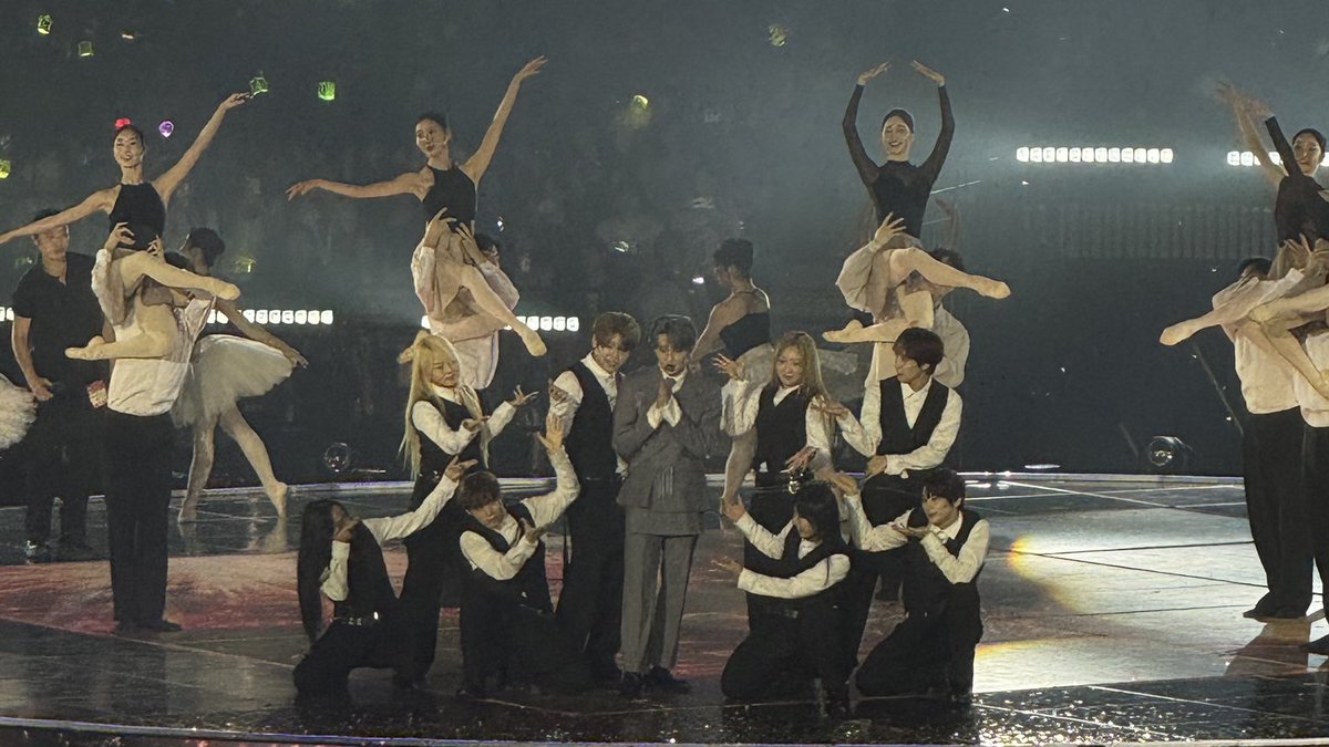 cry4lmk's tweet image. the superstar of sbs gayo summer 2025 mark lee ★