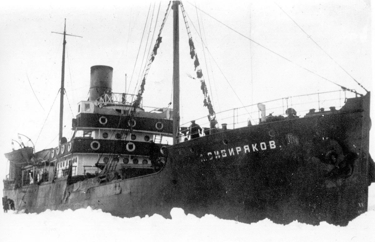 Nv1255's tweet image. Ледокольный пароход
«А.Сибиряков» 28 июля 1932 года вышел из Архангельска с задачей пройти по Северному морскому пути из Белого в Берингово море за одну навигацию. Он за два месяца и три дня прошёл маршрут Северного морского пути