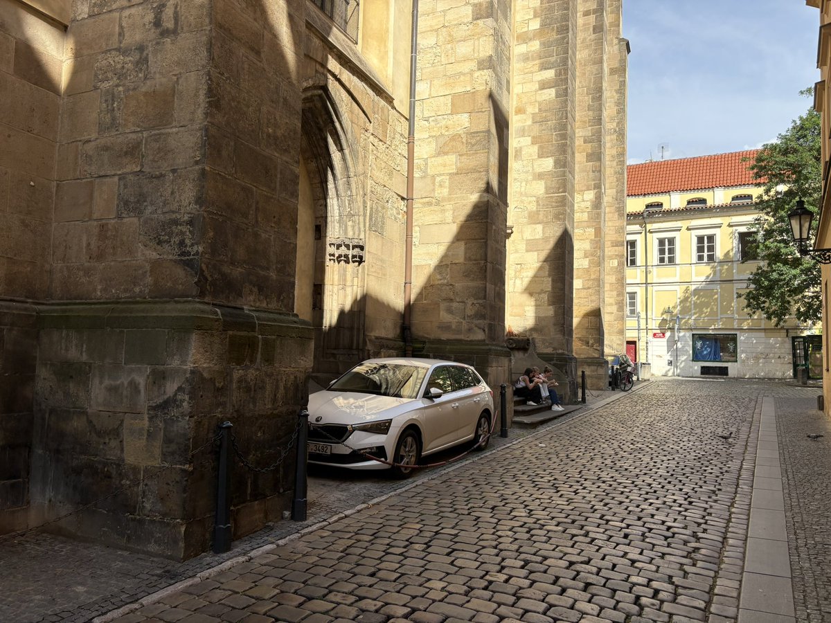 Kostel u Nejsvětějšího Automobilu.