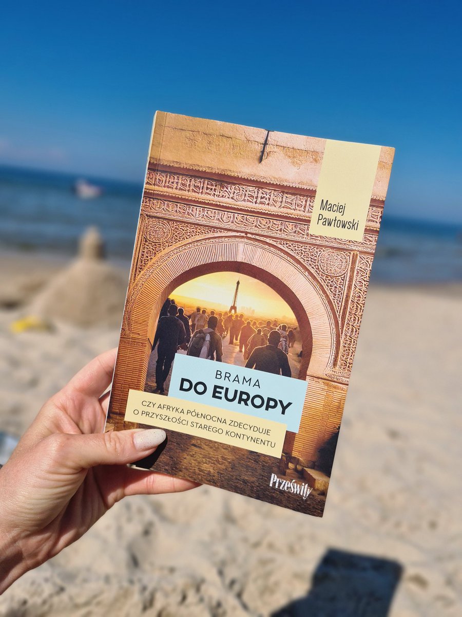 Jak urlop to przy dobrej lekturze!🌴
Dzięki <a href="/PawlowskiINE/">Maciej Pawłowski</a> za wątki humorystyczne, lubię się uśmiechać do książek 😉

Podziękowania dla <a href="/Przeswity/">Wydawnictwo Prześwity</a>🔝🙌

PS Pogoda nad Bałtykiem #ZachodnieWybrzeże dopisuje ☀️