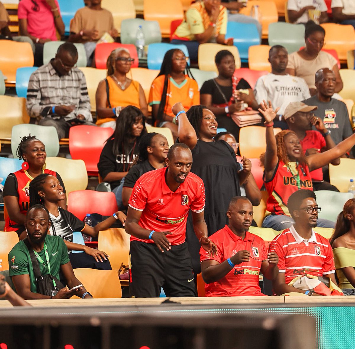 ApofiaMutoni's tweet image. When @NamiyaAllen told me that @tragicanon is married to Ugandan basketball this is what she meant.
The spirit for ๐บ๐ฌ๐ฅ๐thank for representing sir