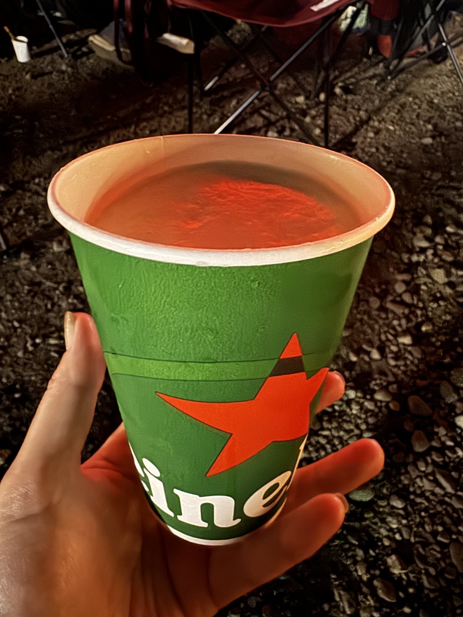 shzk_pc's tweet image. 友達が日本酒頼んだら売り切れたからタダであげるー つってもろた日本酒でべろんべろんになってしまった！！！！