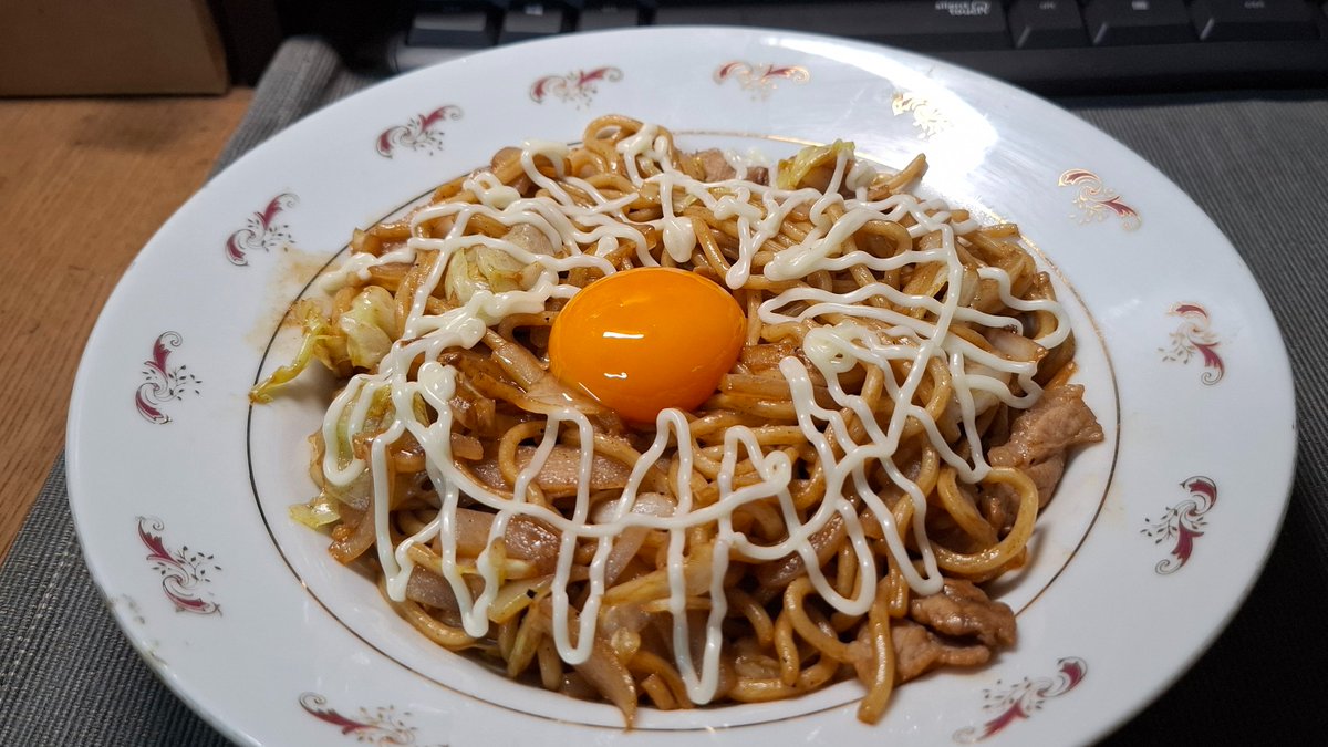 souder6967's tweet image. 宵夜吃日式炒麵~~