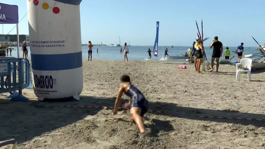 apuntesports's tweet image. 🏃🚣 El Beach Sprint és una emocionant modalitat de rem que combina carreres a la platja i navegació en aigües obertes

A Santa Pola s&apos;ha celebrat este cap de setmana el campionat autonòmic amb més de 💯 remers de 7⃣ clubs de la Comunitat Valenciana.

📺 Mira el vídeo de…