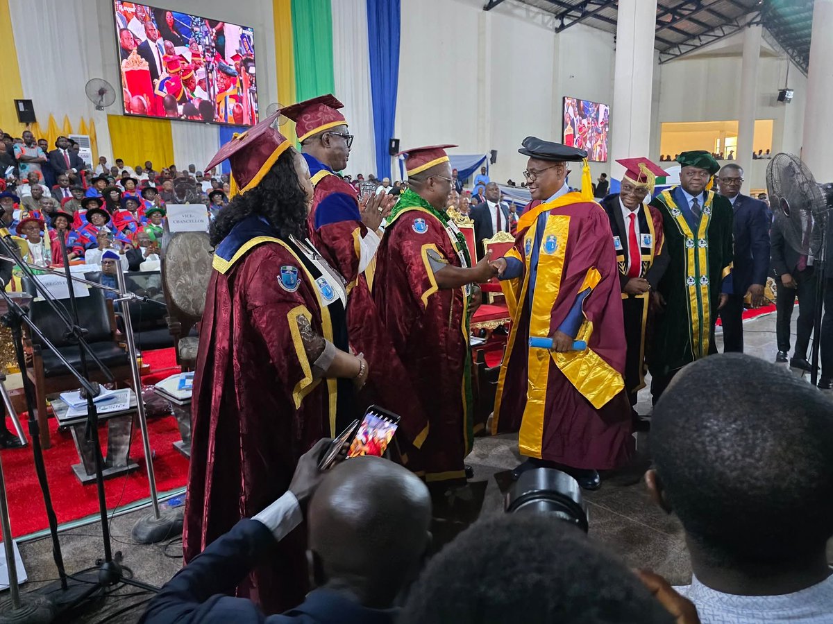 GovWike's tweet image. Yesterday, I was honoured with the University of Port Harcourt (UNIPORT) Honorary Degree of Doctor of Political Science (D.Sc Honoris Causa).

The University also named its Convocation Arena after me.

For me, my wife and entire family, we hold this honour as…