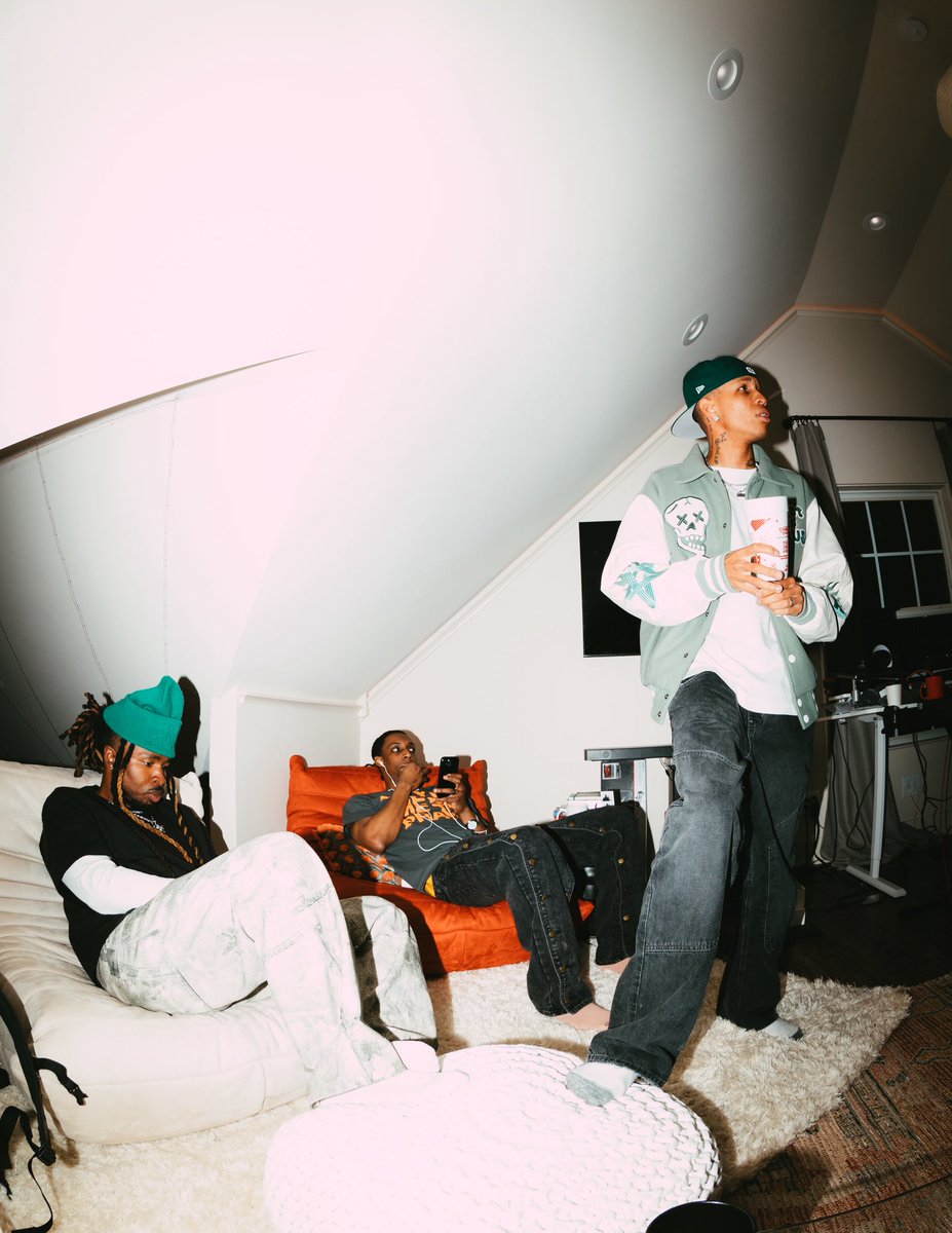 indiextribe's tweet image. some BTS from βNO MATTER WHATβ sessions πππππ
Listen here: hypeddit.com/indietribe/nomβ¦