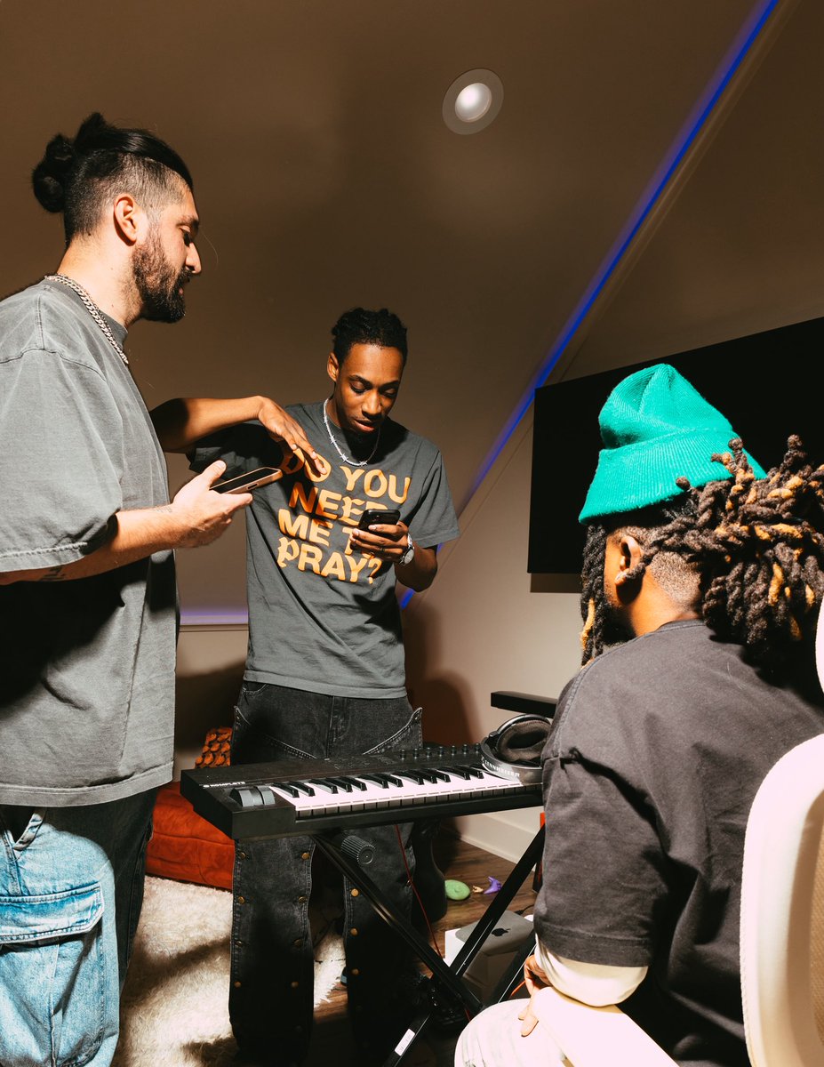 indiextribe's tweet image. some BTS from βNO MATTER WHATβ sessions πππππ
Listen here: hypeddit.com/indietribe/nomβ¦