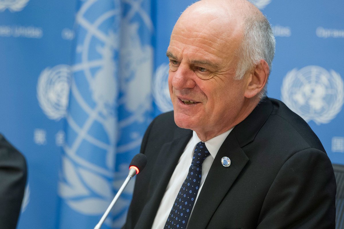 Saddened by the passing of David Nabarro, a tireless force for #globalhealth. From #HIV, Ebola &amp; bird flu to COVID‑19 &amp; his global leadership in nutrition. He brought wisdom, urgency &amp; compassion to the world’s most pressing health crises.
Heartfelt condolences to his family!