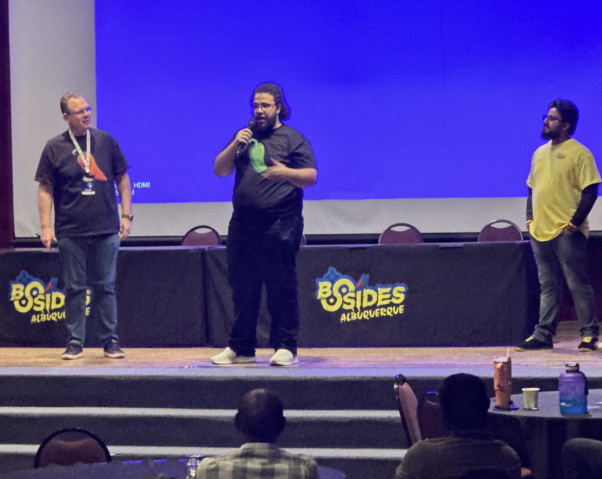 m19o__'s tweet image. الحمدلله نجحنا للسنة الثالثة في تنظيم @BSides_ABQ .. مبسوط جداً اني من مؤسسين المؤتمر.

زي ما قولت للناس هناك الخوف هو اللي بيخليك مكانك وبتدور على أحسن طريقة تبدأ بيها في حاجة معينة ببساطة لأنك خايف من الفشل .. اللي مبيفشلش مش هينجح .. ابدأ وخبط ولما تعطل اسأل حد يساعدك متكونش…