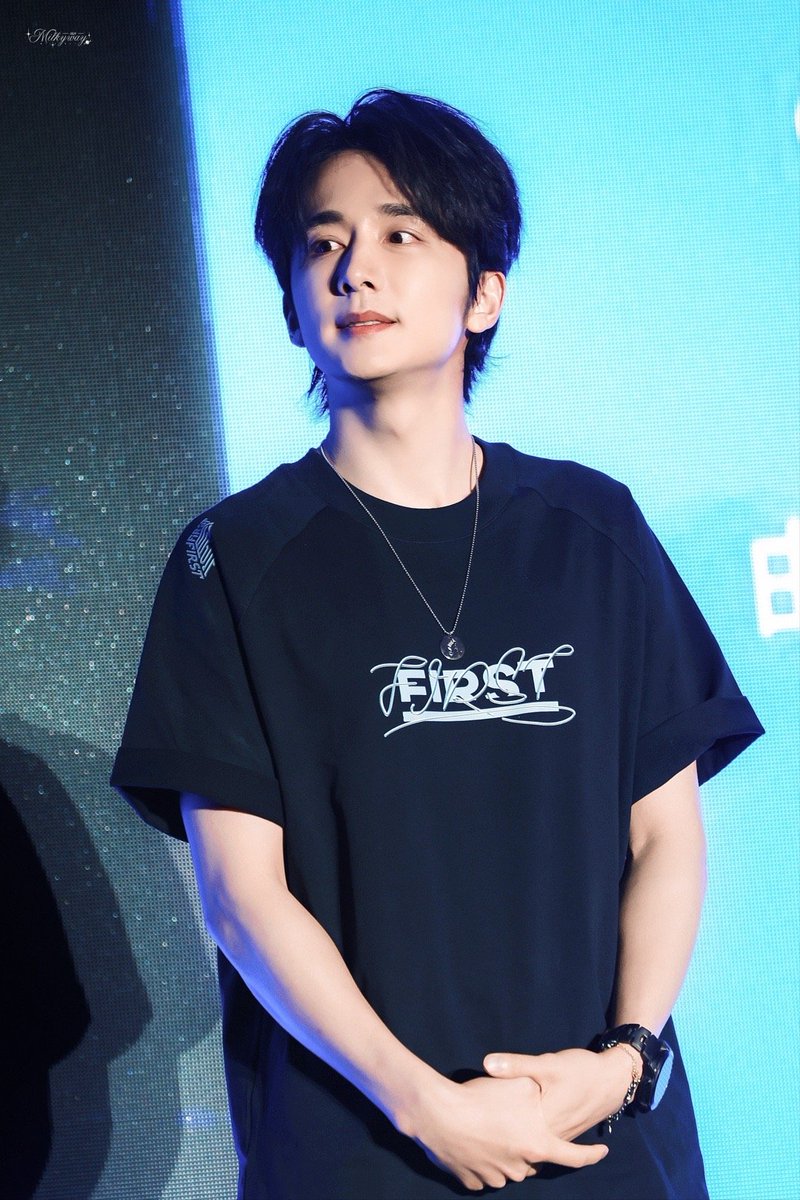 xiaoxin095's tweet image. Zhang Xincheng in today's First Film Festival Awards Ceremony
cr. MilkyWay-0824张新成
#ZhangXincheng