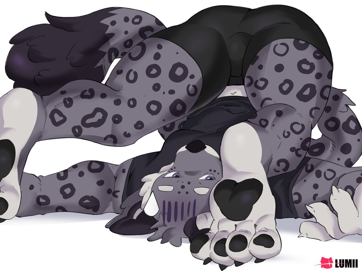 May0nnaixe's tweet image. Upside down✨