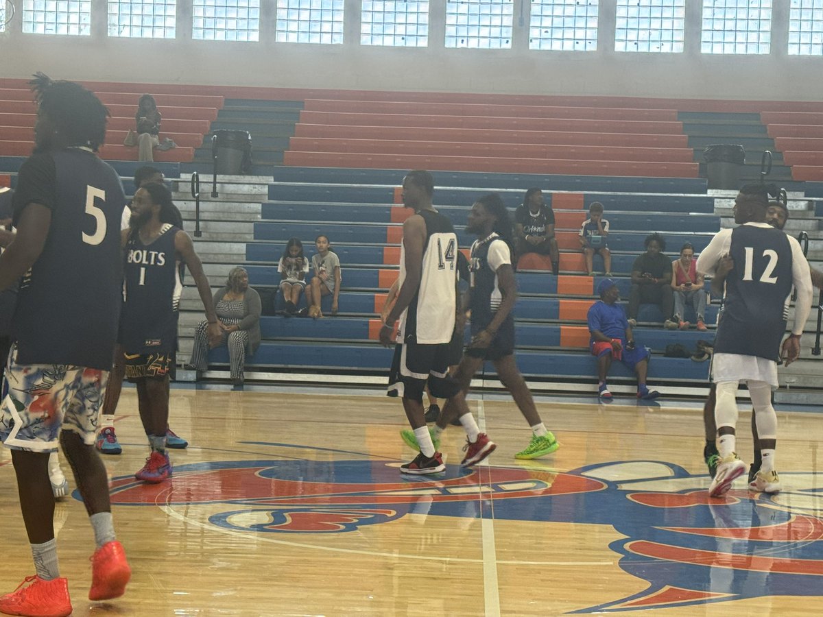 Hoops863's tweet image. At the Alumni Tourney…
Game 20 has went to the half
Kathlleen 27 Ridge 24
#polkhoops
#1SourceforPolkCountyHighSchoolBasketball