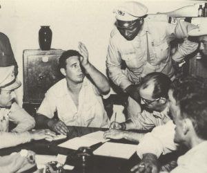 Los hombres grandes trascienden, enseñan y nos hacen crecer en lo individual y lo colectivo. #Fidel nos enseñó a colocar los ideales, el honor y la justicia primero, así nos hicimos revolucionarios y por supuesto mejores seres humanos. #CubaEstáFirme