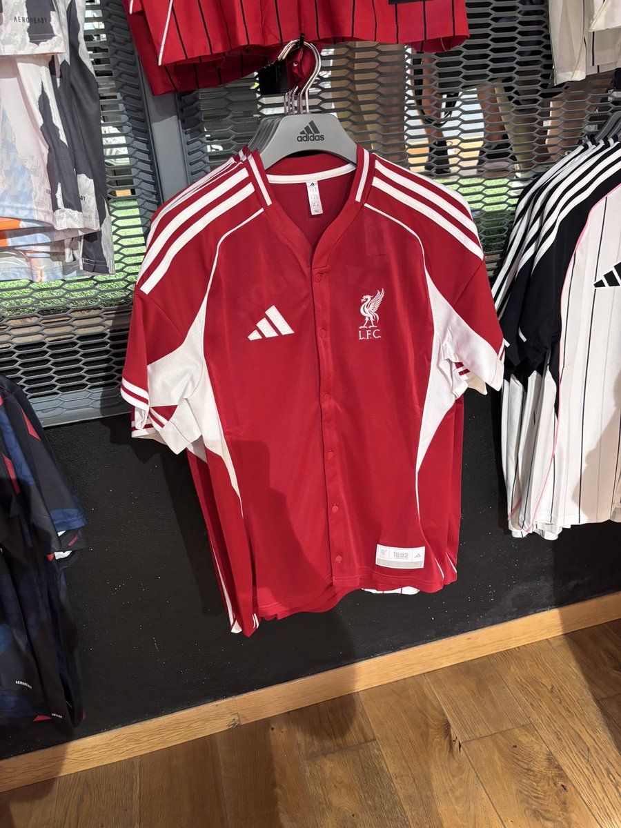 opaleak's tweet image. 👀 Liverpool x adidas &apos;US Pack&apos; spotted in-store.