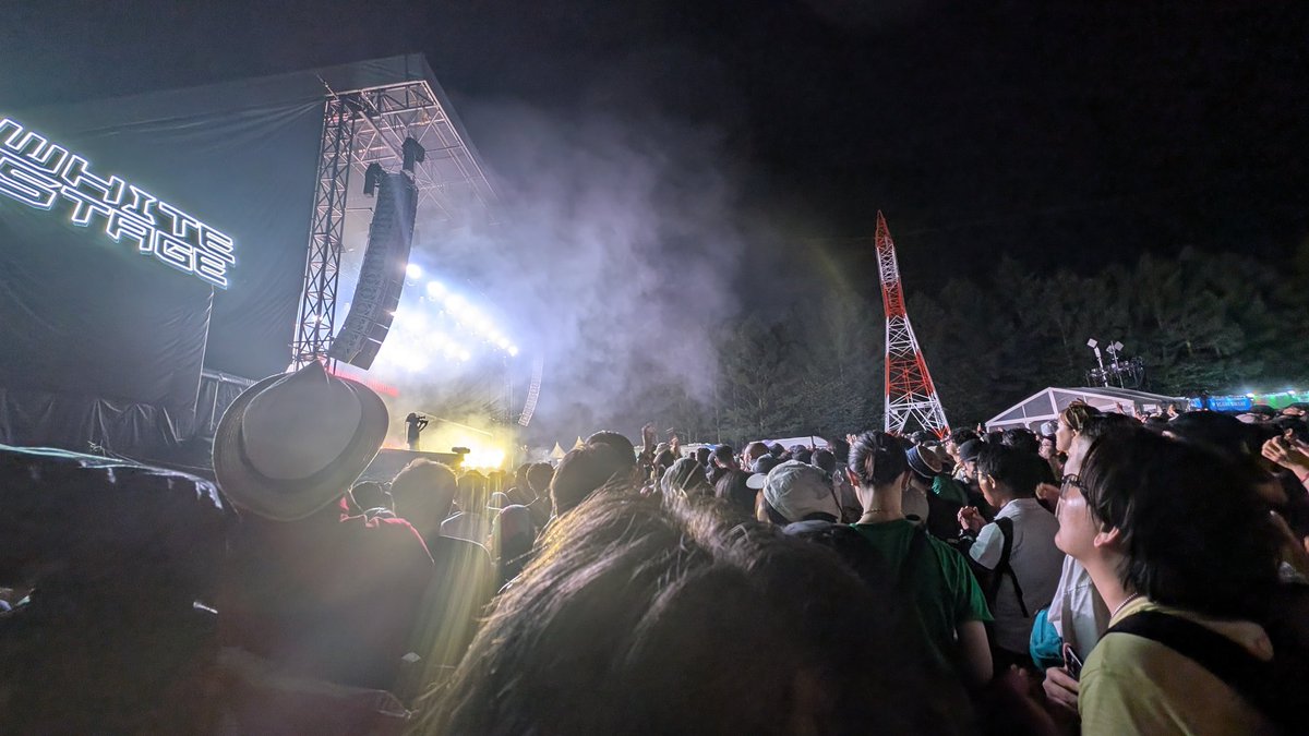 hello_m_hamp's tweet image. #fujirock #フジロック
HAIM、控えめに言って、最高のトリだったな…