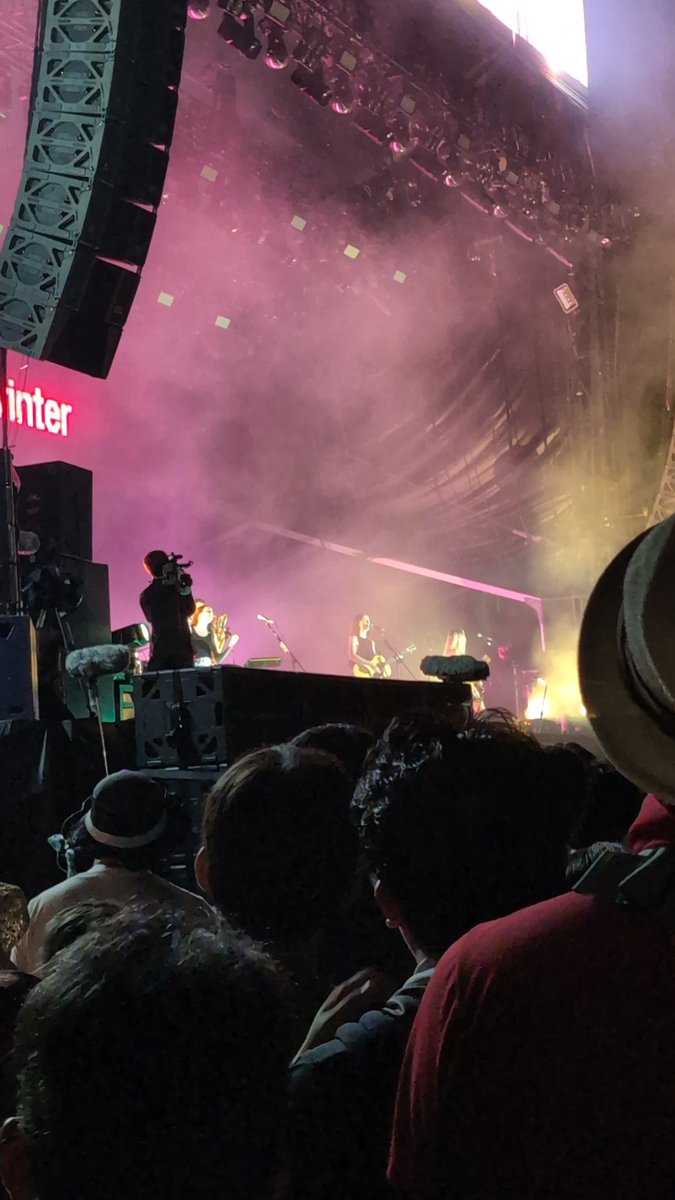 hello_m_hamp's tweet image. #fujirock #フジロック
HAIM、控えめに言って、最高のトリだったな…