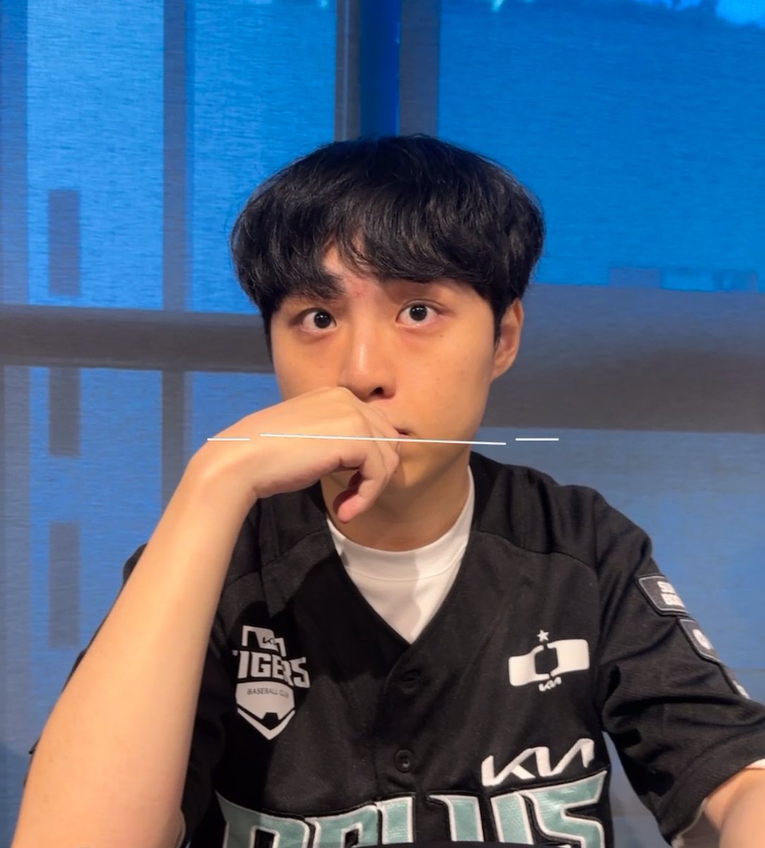 berylfan2_2's tweet image. Q: 용혁선수가 생일선물로 애교선물 드렸다는데
A: 제가요??!!!!(눈 커짐)
ㅋㅋㅋㅋㅋㅋㅋㅋ용혁선수가 허수형한테 드렸단거였는대 물어보니 그냥 아 ~허수형이 애교래요 .. 너무 일상이라 안올릴게오..