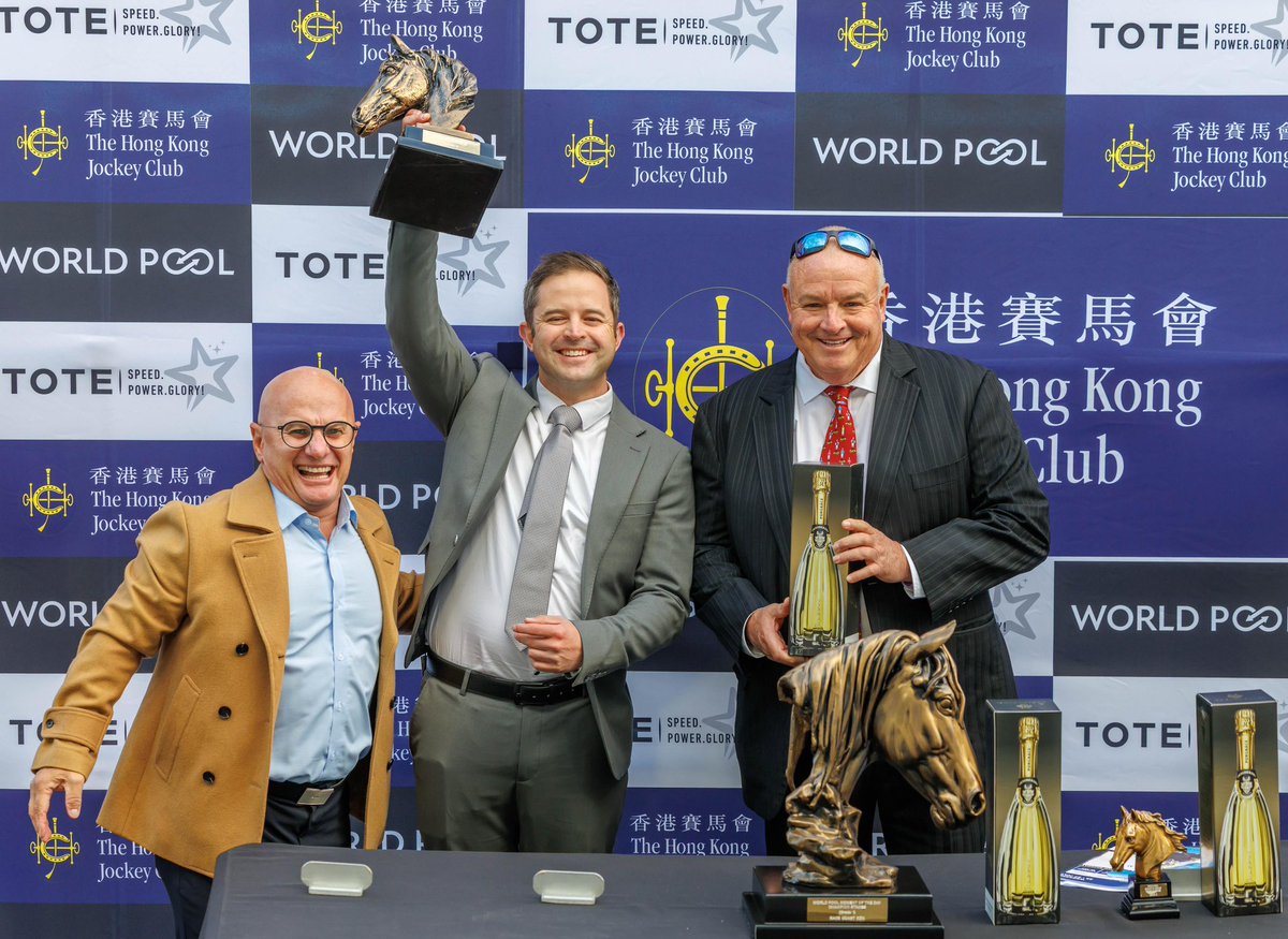 Jan Van Goyen wins the World Pool Grade 1 for Henk Leyenaar. A huge congrats! Confidentally ridden by <a href="/callan_murray/">Callan Murray</a> Very exciting to watch. <a href="/CandiesePhoto/">Candiese Lenferna</a> <a href="/Betway_za/">Betway ZA</a>