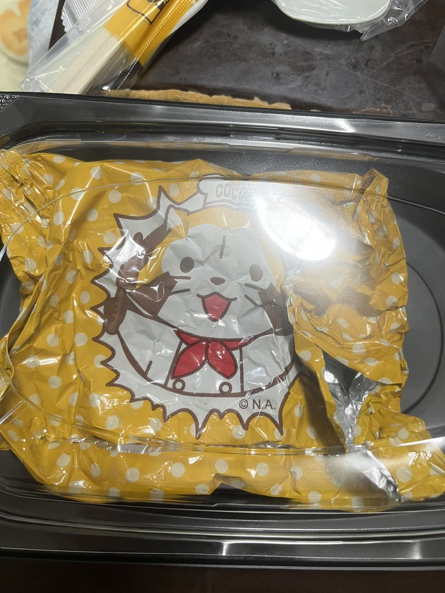 gauojp's tweet image. テイクアウトで持って帰ってきたココスのご飯とかチンしようと思って順番にチンしてたら急になんかすごい音したから焦ってすぐ止めた！
アルミあかんの忘れてたあぶな！！
まじ気おつけないと！