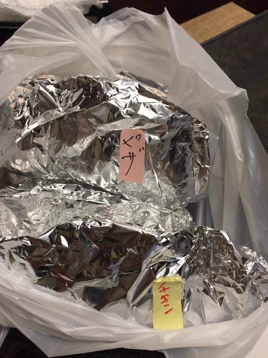 kuni3rd's tweet image. 餃子会館のお好み焼き未だにほぼ100円でびびる。30年前から値段変わってないんじゃないかな。
安すぎて6個買ってしまったがこれで660円。