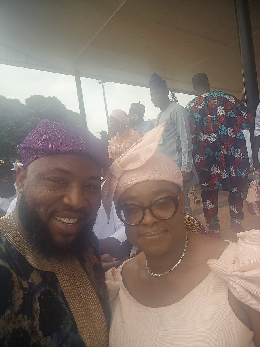 AtoyebiPaulB's tweet image. Myself and my chairman and chairlady of Apapa 1 and 2. Great people. Congratulations