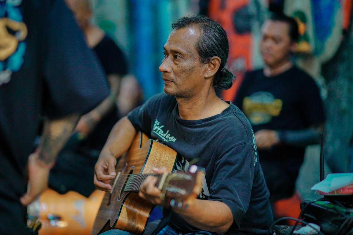 SimplyFolkWPR tweet media