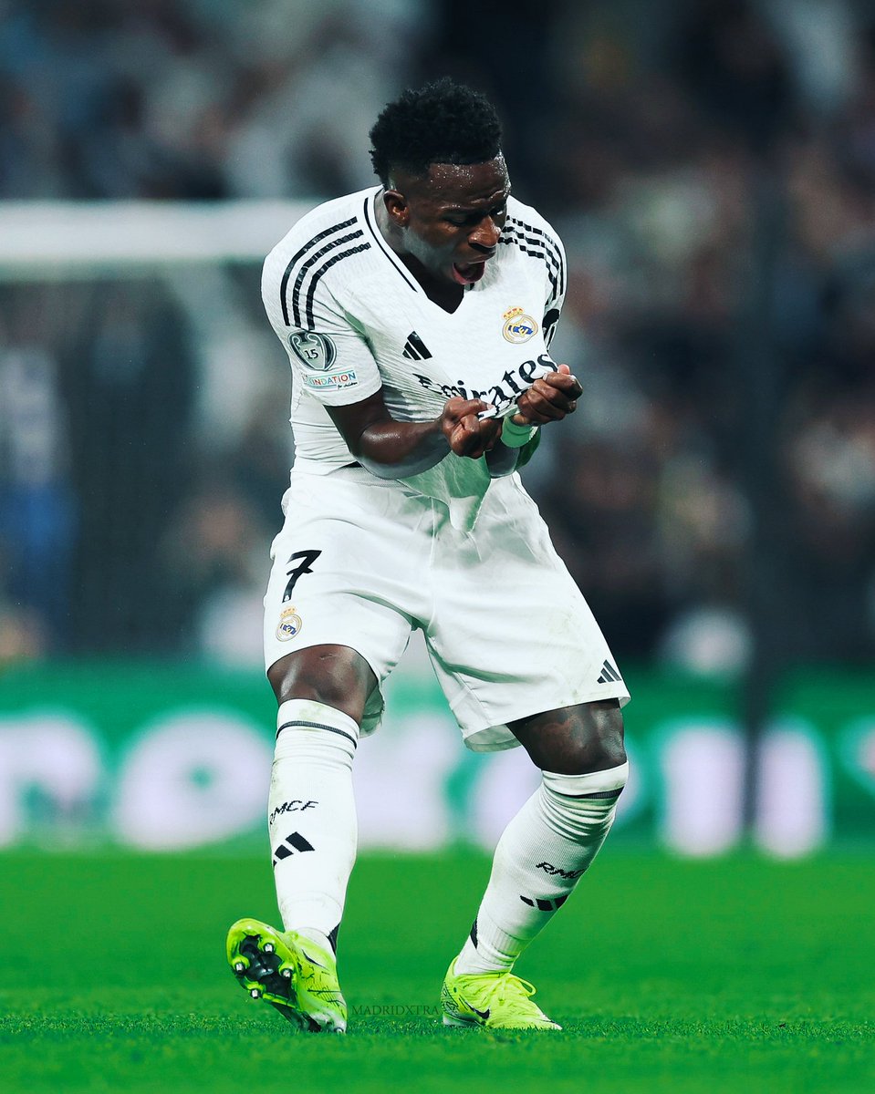 LAc0zzy's tweet image. Valverde and vinicius always love to give it all for Real Madrid 🤍