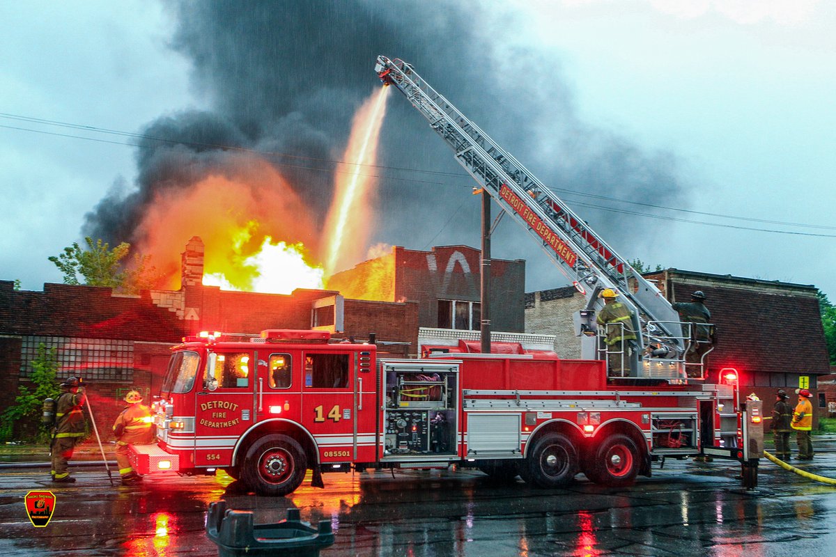 ScottLaPrade's tweet image. July 27 2014 Detroit the rain is not helping at this gas fed fire