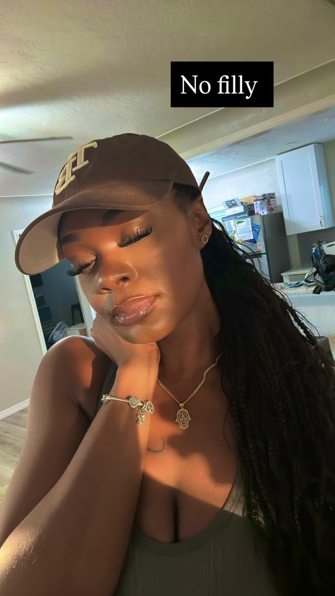 thedopedenim's tweet image. ❤️ no filly ate.