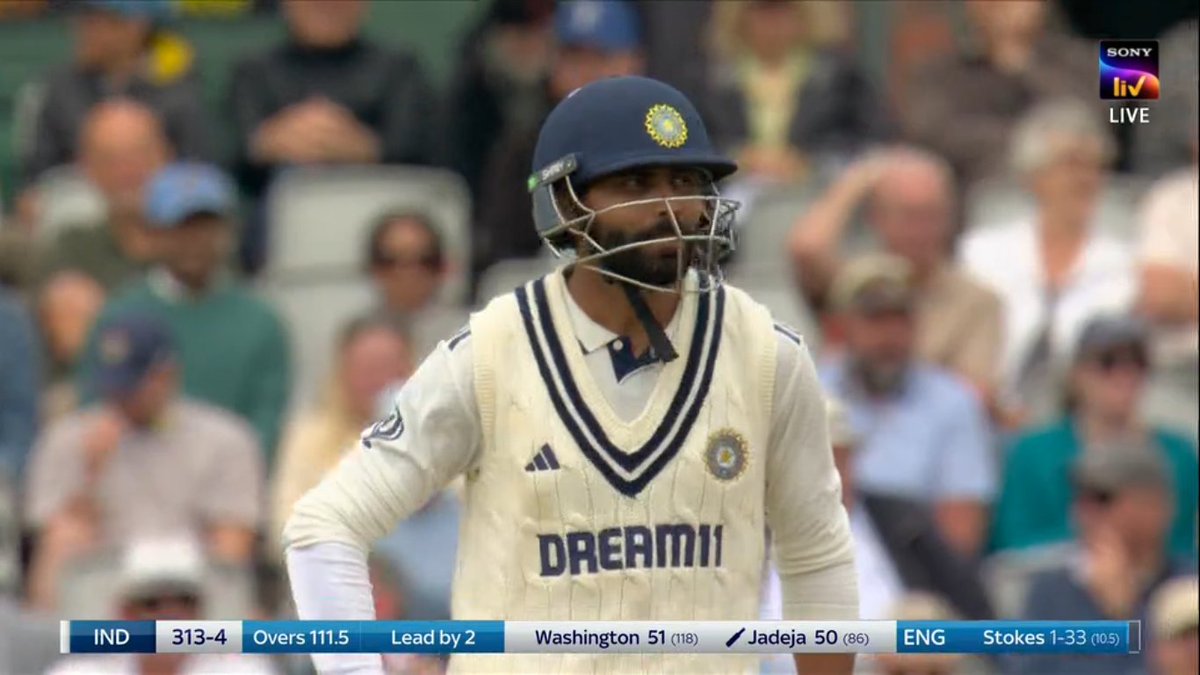 ms_dhoni_077's tweet image. Can I get 100 likes for Sir Ravindra Jadeja ?