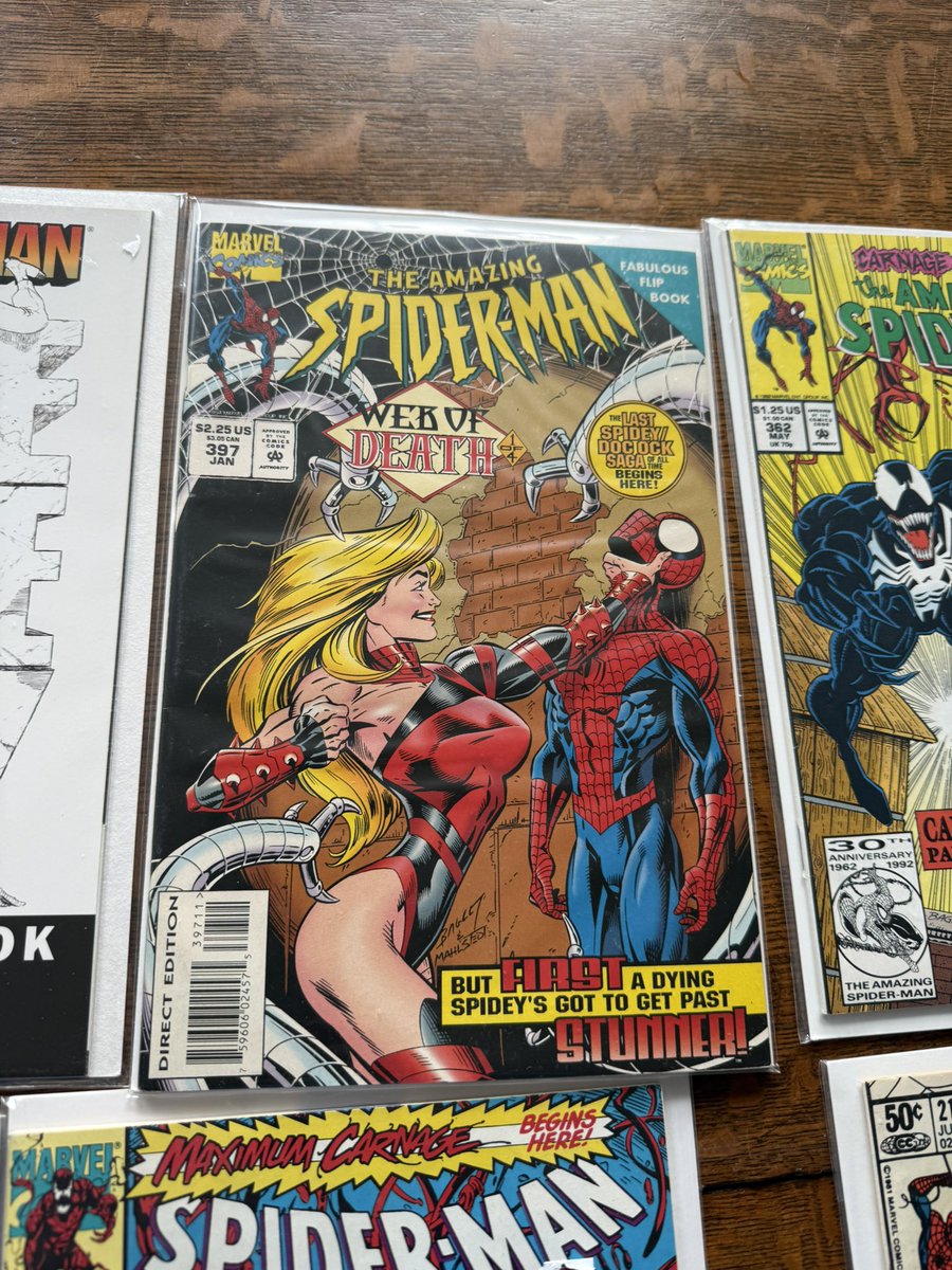 BlazeRN617's tweet image. Day one Power Rangers fan here excited to join you all

Who knows whats in this comic book?