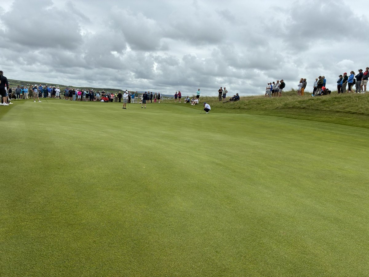 ClareFM's tweet image. Both Keane and Rafferty see putting opportunities slip by on the 9th hole; but it’s halved and Keane stays 2 up. Crowe beginning to grow even more now