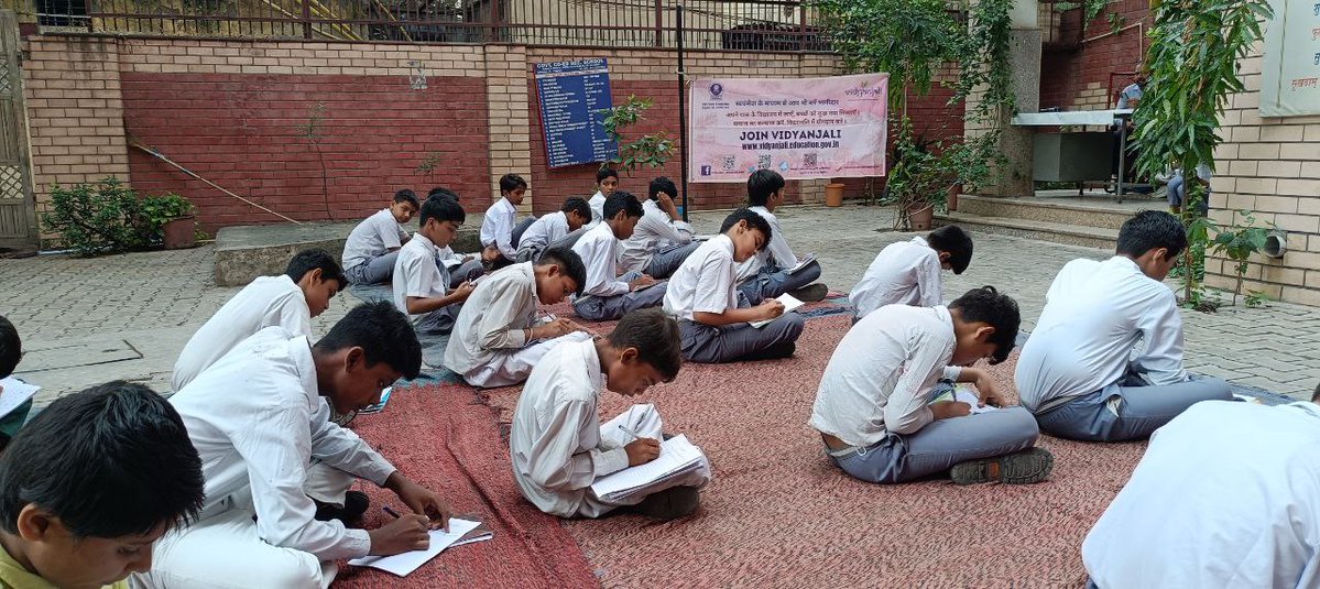 #Volunteer- Narendra
School name-Govt co ed sec school SMM Naya bazar Del -06
Activity- Essay writing competition  
Class- 6-9
CRCC-MrsSunita 
DURCC- Mrs Poonam Sharma  
District - North  
HOS-parveen chauhan 
#Volunteer Incharge -Prem prakash  
Date-17-7-2025