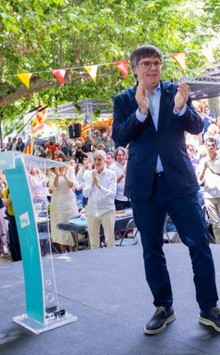 francescd's tweet image. Prats de Molló: cinc anys de @JuntsXCat envoltat de les persones que estimes i es fan estimar. Perquè la independència és l’únic projecte col·lectiu de futur, benestar i progrés per a Catalunya.