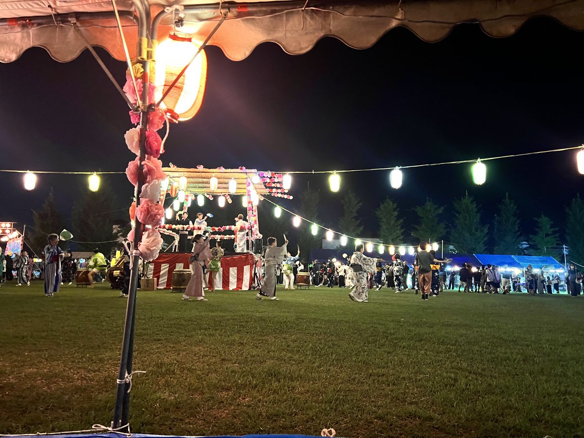 4800_mx's tweet image. コウ君と町会の花火見てきた〜🎇🎆
真上に打ち上がる花火を後ろを気にせず見れて幸せでした(*˘︶˘*).｡.:*♡