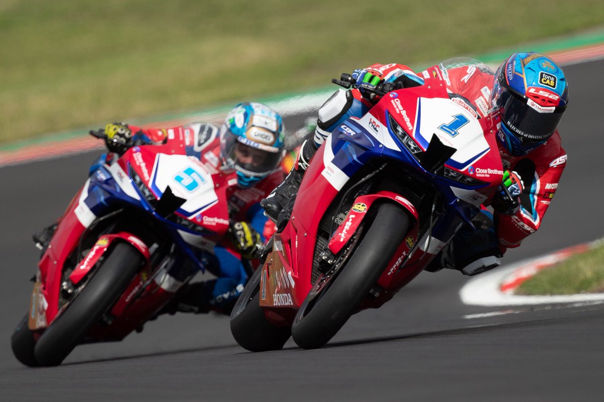 The second Supersport race at <a href="/Brands_Hatch/">Brands Hatch</a> is complete.

<a href="/JackKennedy14/">Jack Kennedy ☘️</a> - P6
<a href="/deanharrisonTT/">Dean Harrison</a> - P12

#HondaRacing #CBR600RR