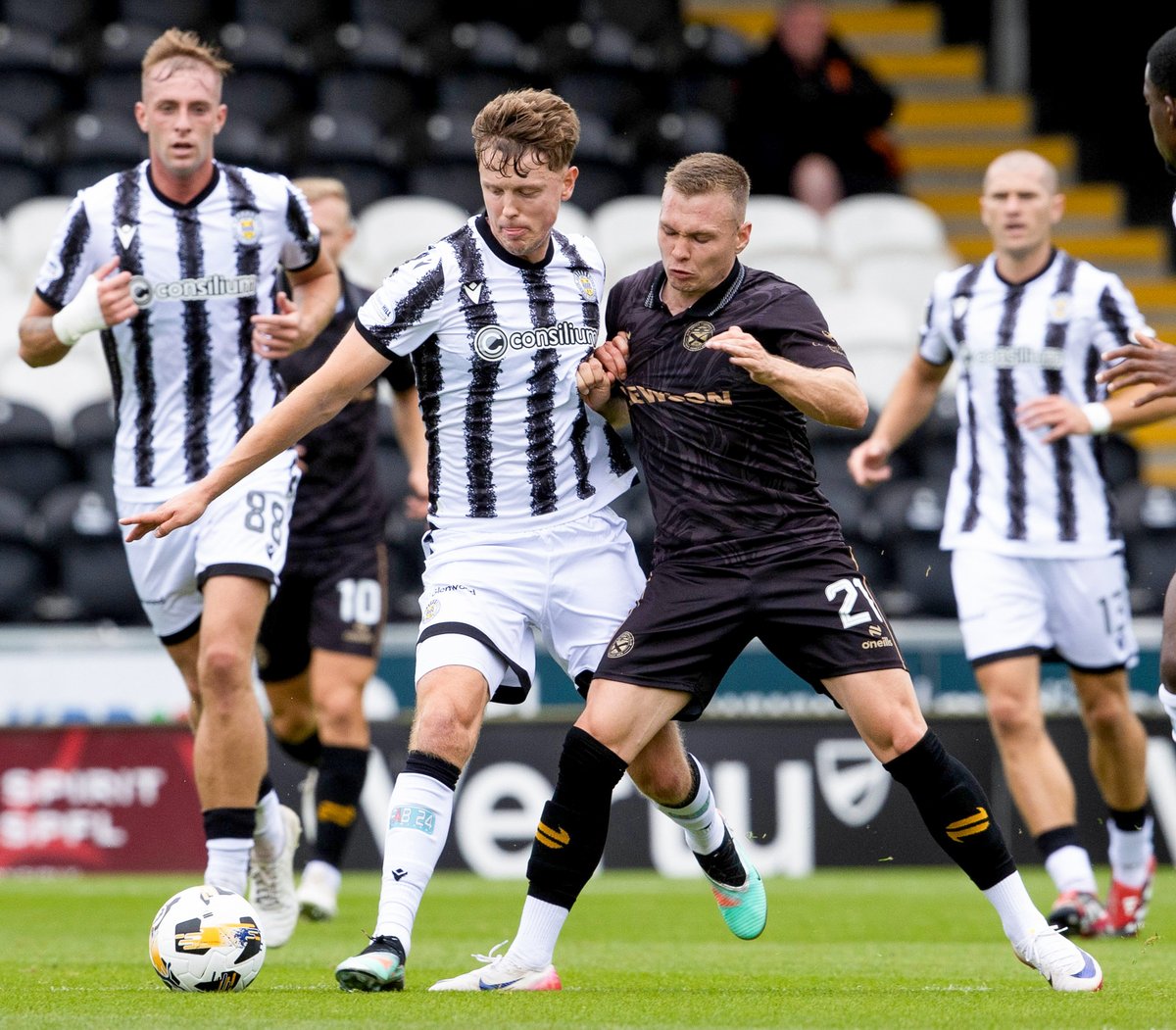 PLZSoccer's tweet image. 📸 HT St Mirren 2 Ayr United 0
A brace from Killian Phillips has Saints heading into the break on top.
📲Subscribe to PLZ Soccer YouTube NOW bit.ly/3Ui7v6X