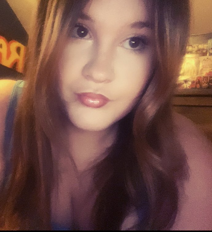 grrrltrick's tweet image. #fobtwtselfieday be kind to her world 🥹