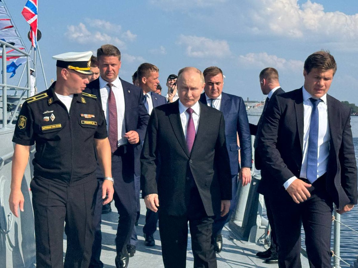 Wild_SPb's tweet image. А вот оно что. Путин приехал в Петербург
Посетил Корабелку, сейчас в Кронштадте