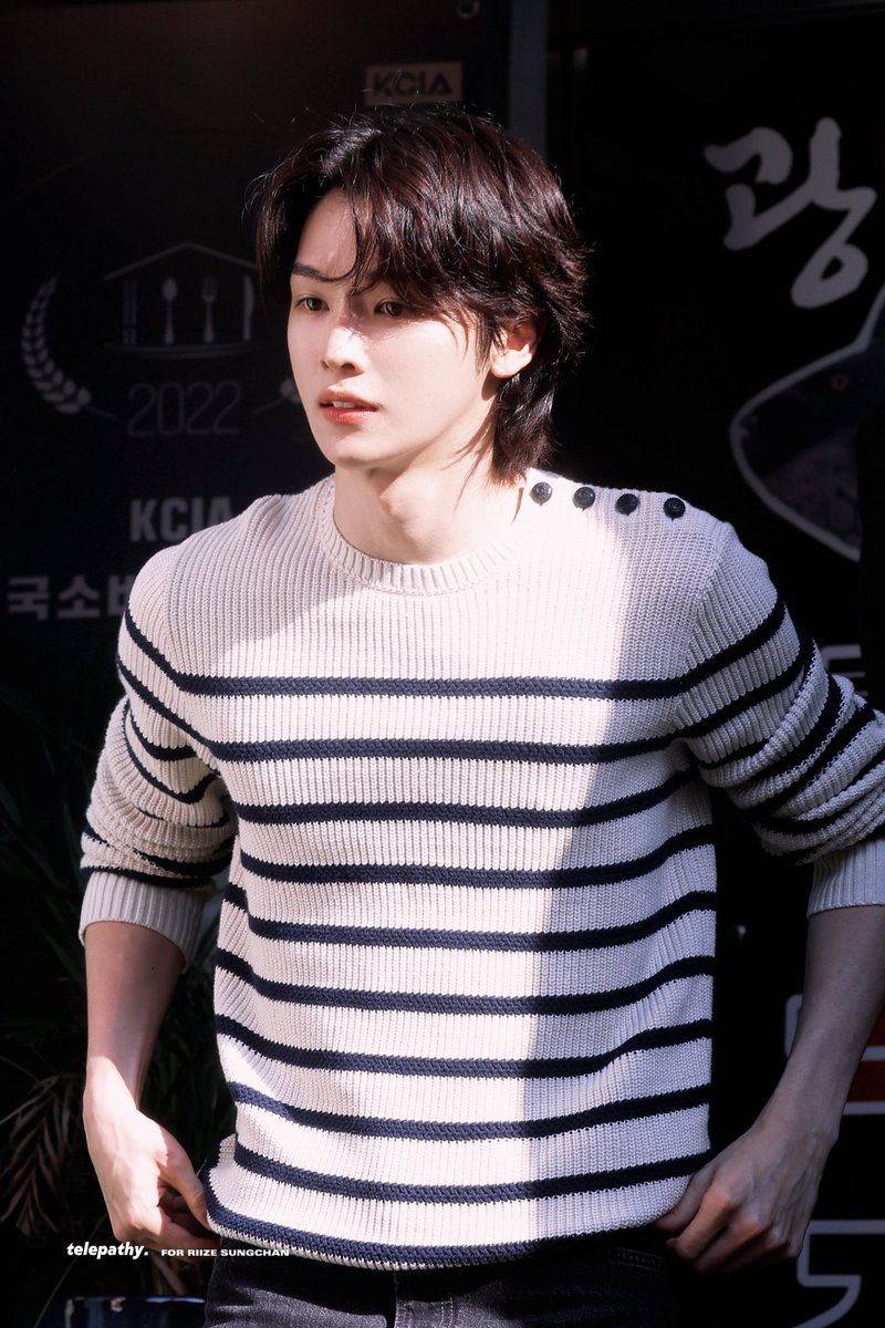 s_c913's tweet image. 성찬이 노포기찍은날 너무 잘생겨서
사진보면 기모찌해짐