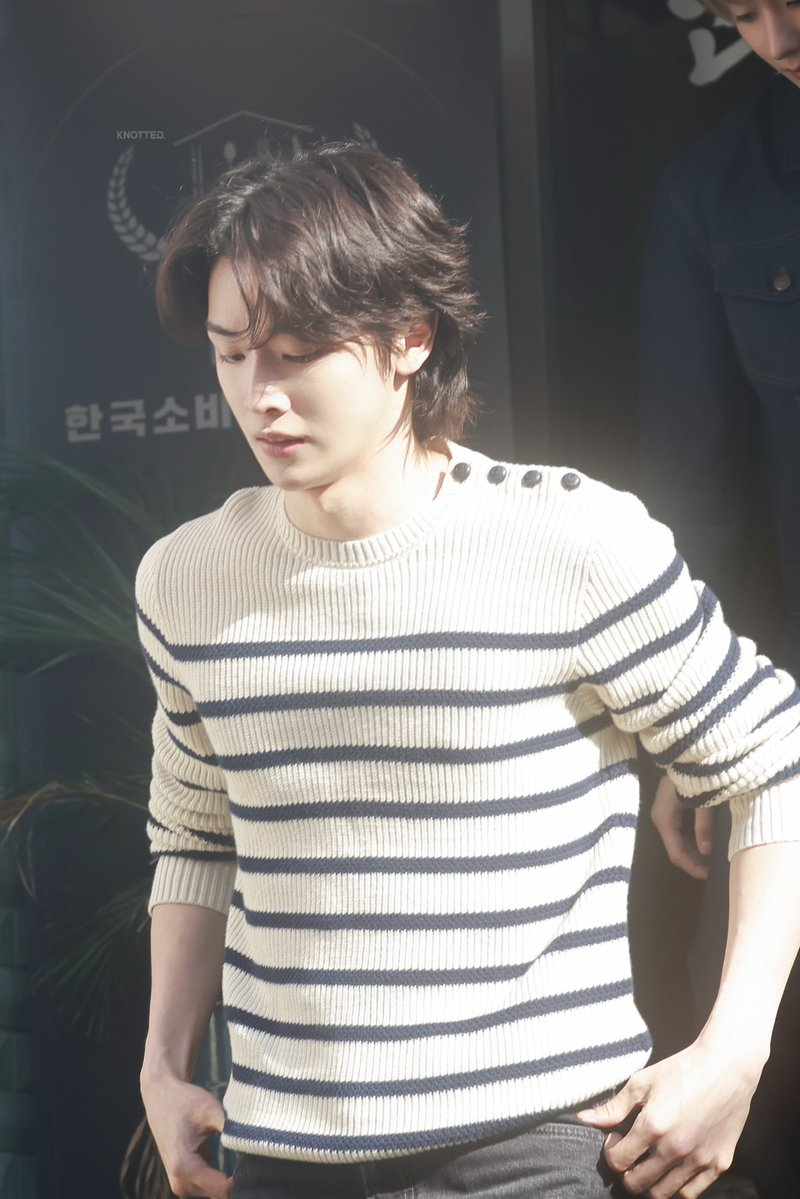 s_c913's tweet image. 성찬이 노포기찍은날 너무 잘생겨서
사진보면 기모찌해짐