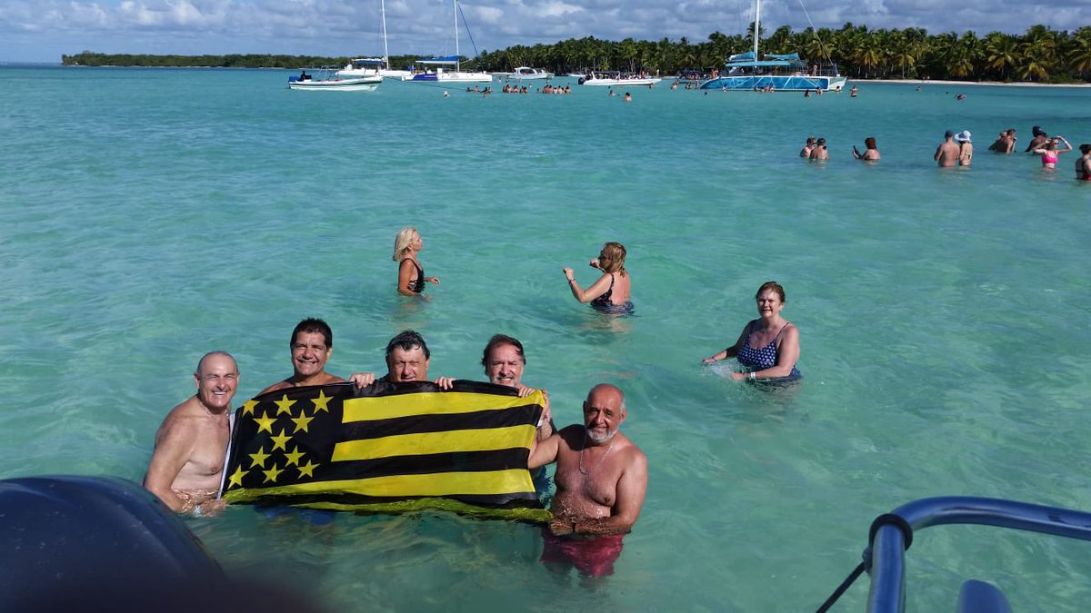 waldande's tweet photo. @OficialCAP @universalassist #ManyasPorelMundo. PUNTA CANA https://t.co/m6rhyIBmed