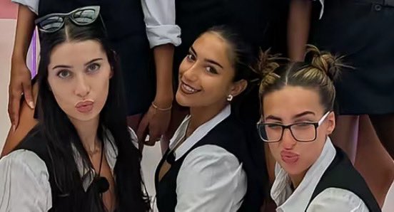girlypops77's tweet image. please vote properly this year, we all love yas, tones and shaks, vote w three devices each if u have to because we cannot repeat Sammy and Jess again #loveisland #LoveIslandUK