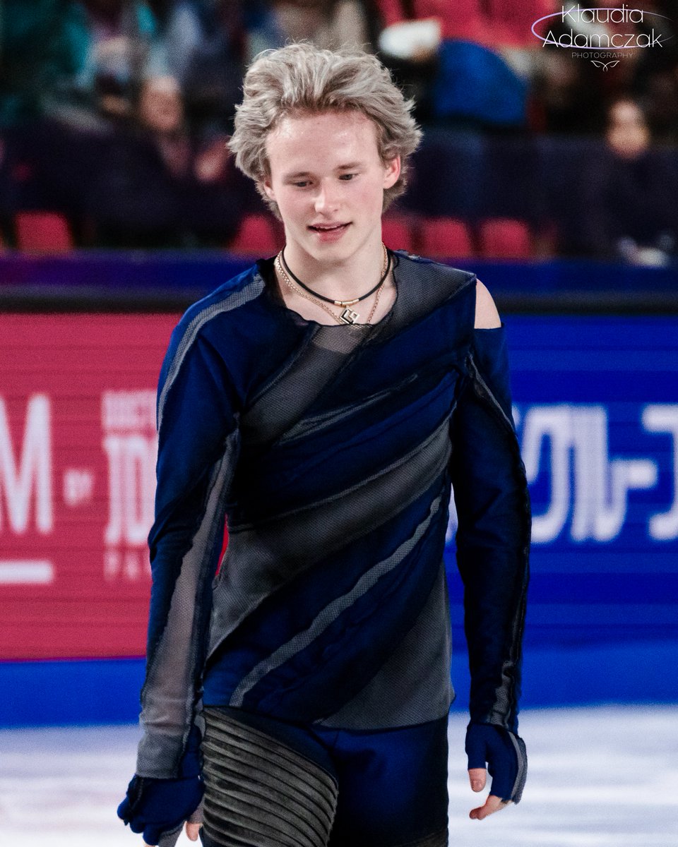 admczakworks's tweet image. before and after the performance βοΈ
Grand Prix Final 2024
#iliamalinin #gpfigure