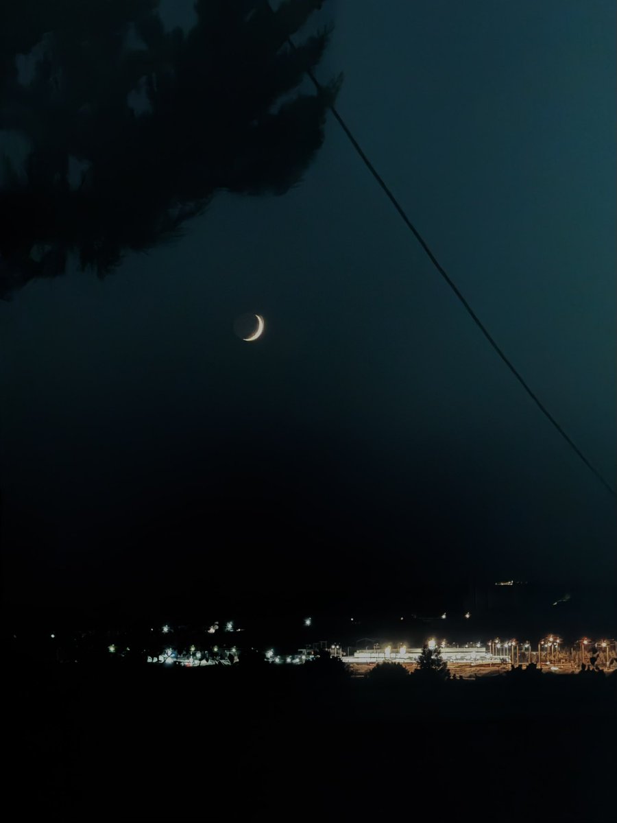 _clem_clem__'s tweet image. Έφαγα πολύ πεπόνι
